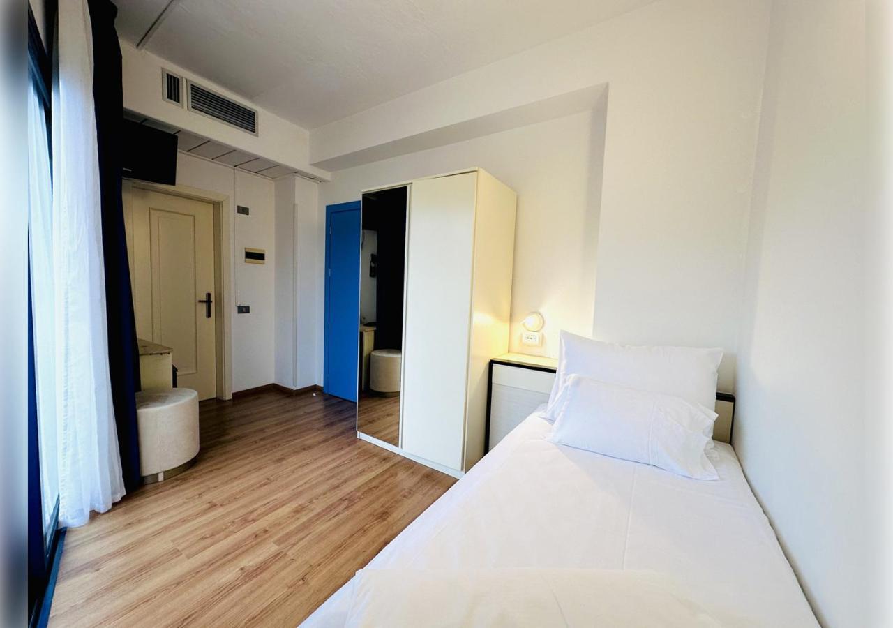 Hi Hotels Riva Del Garda Exterior foto