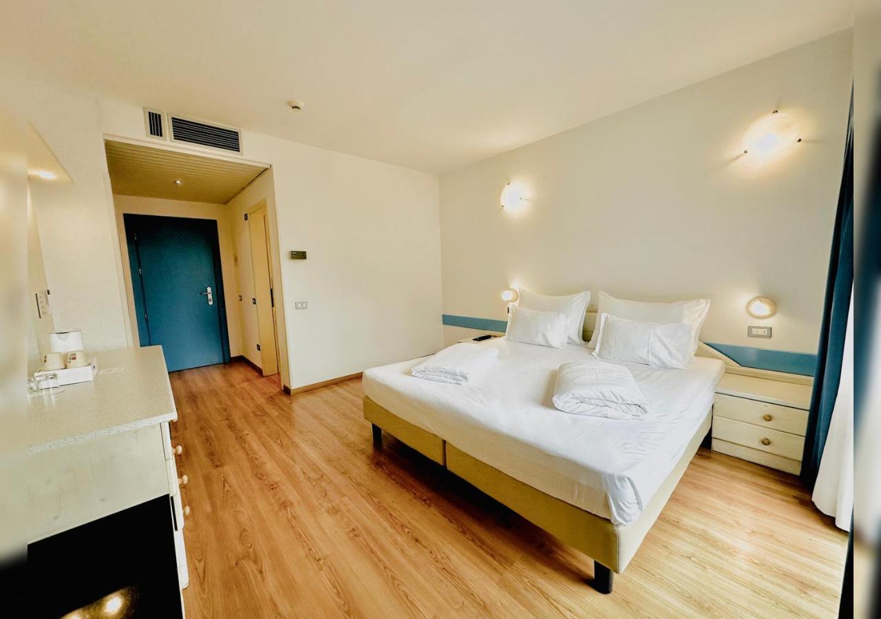 Hi Hotels Riva Del Garda Exterior foto