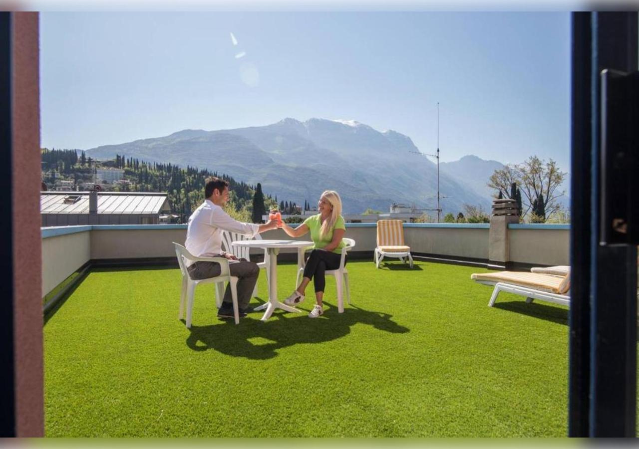 Hi Hotels Riva Del Garda Exterior foto